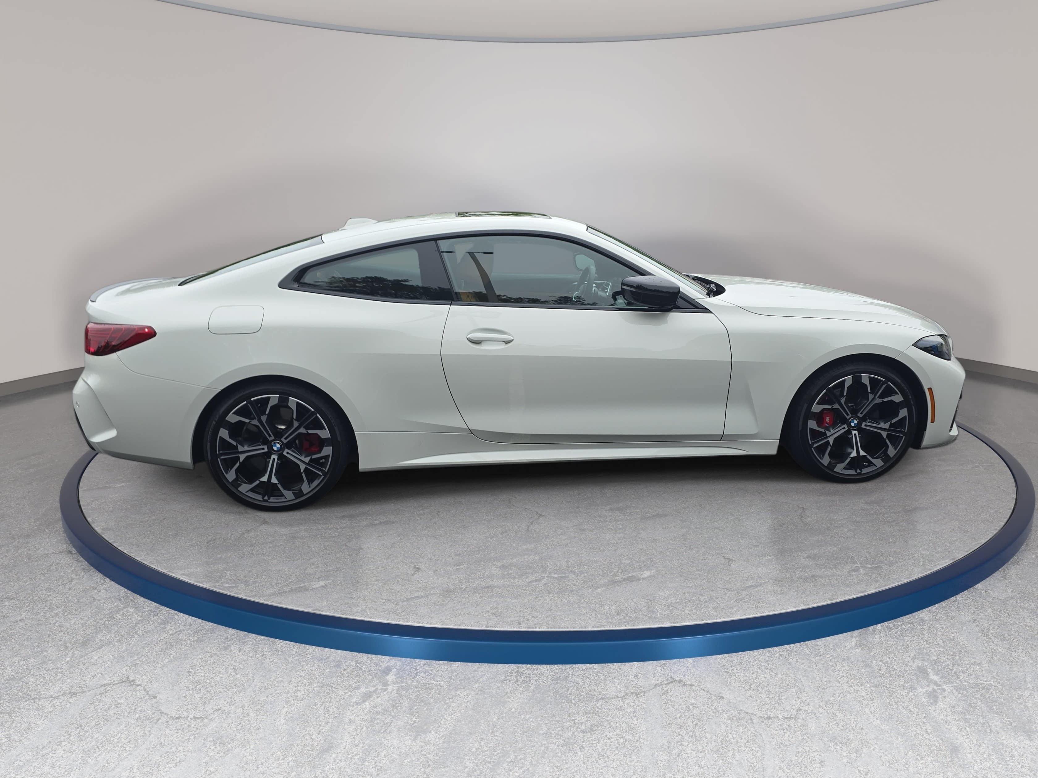 Used 2026 BMW 430i Coupe w/ M Sport Package RWD image 4