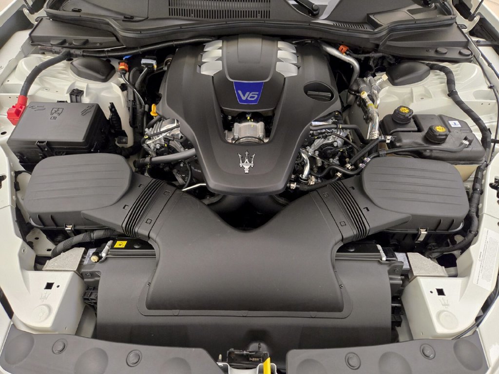 Certified 2023 Maserati Ghibli Modena RWD image 27