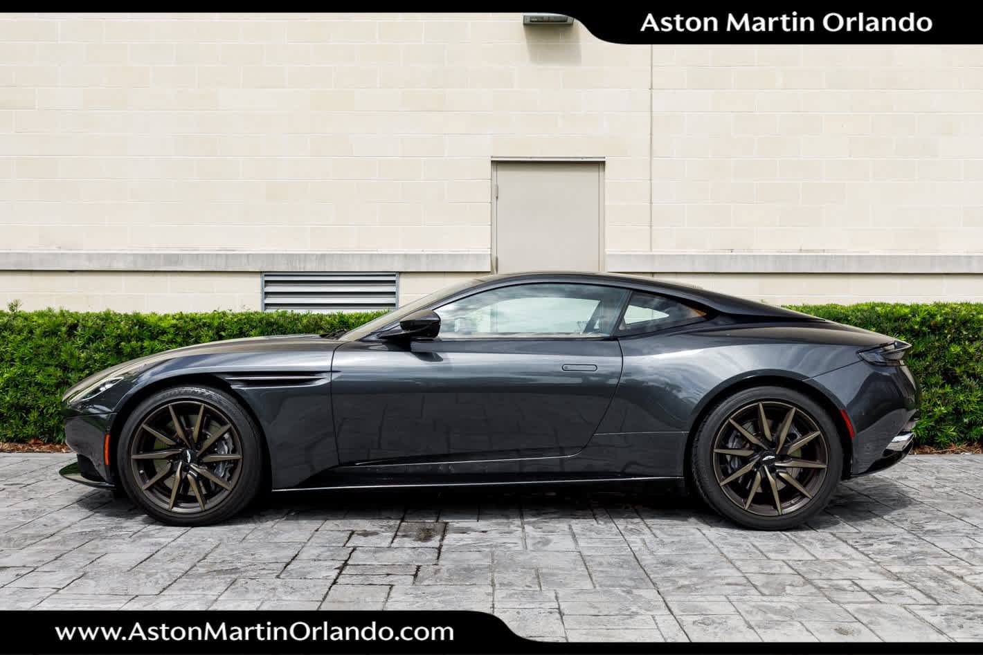 Used 2022 Aston Martin DB11 Coupe RWD image 34