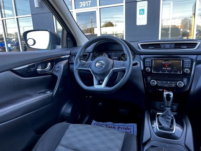 Used 2020 Nissan Rogue Sport SV image 31