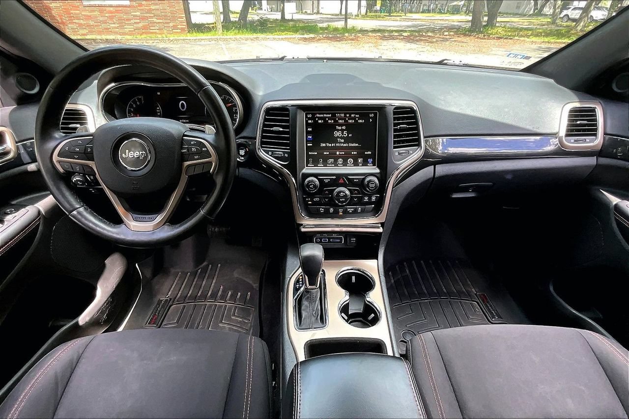 Used 2016 Jeep Grand Cherokee Laredo 75th Anniversary AWD/4WD image 7