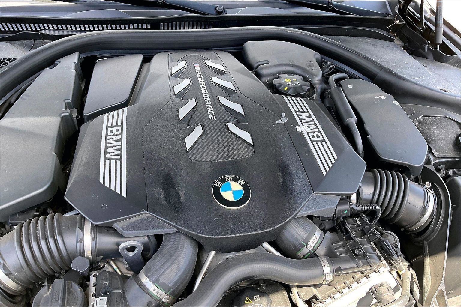 Used 2023 BMW M850i xDrive Coupe w/ M Sport Professional Package AWD/4WD image 29