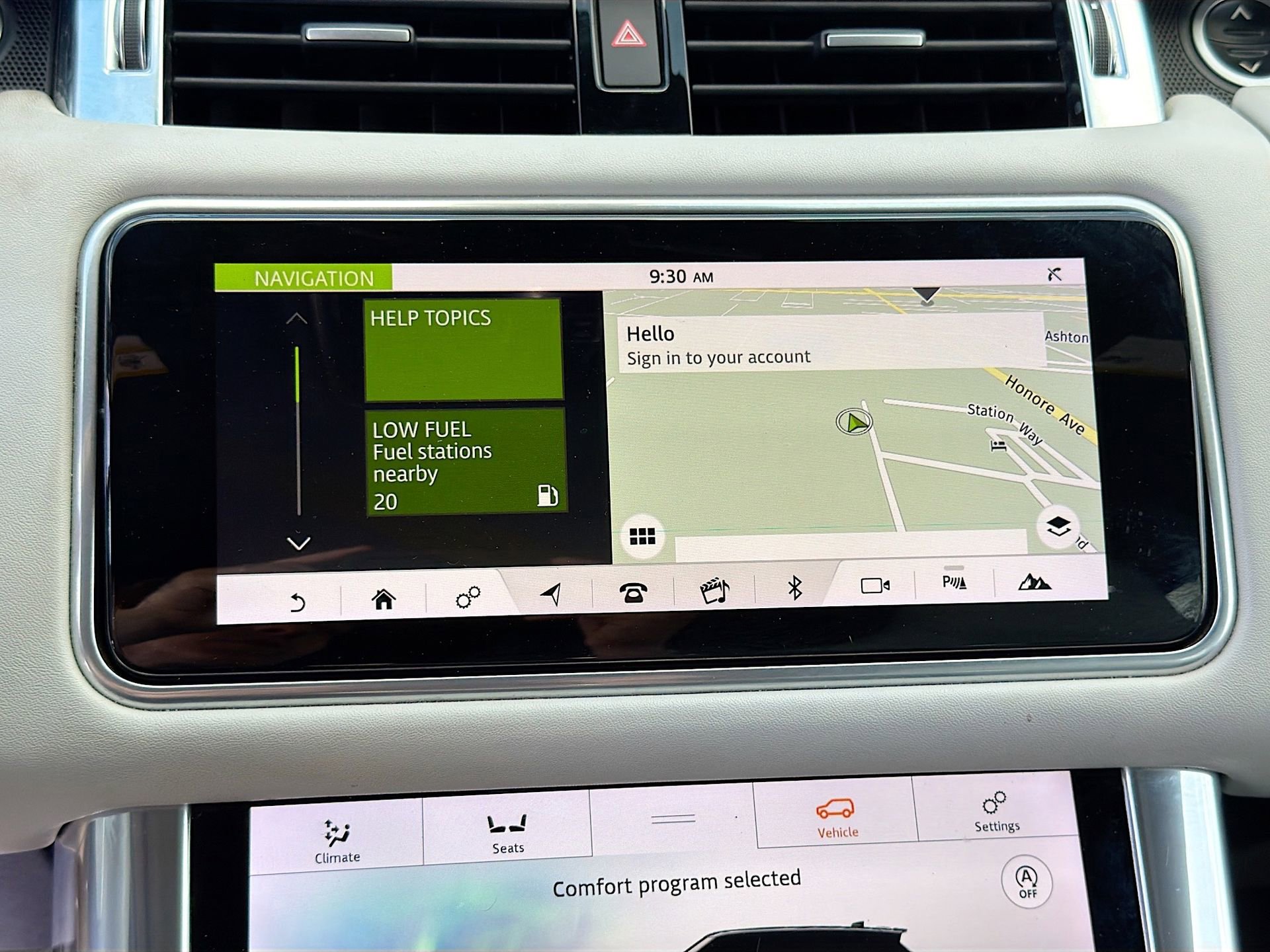 Used 2020 Land Rover Range Rover Sport SVR image 32