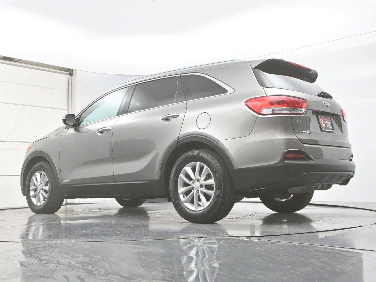 Used 2017 Kia Sorento AWD w/ LX Convenience Package image 31
