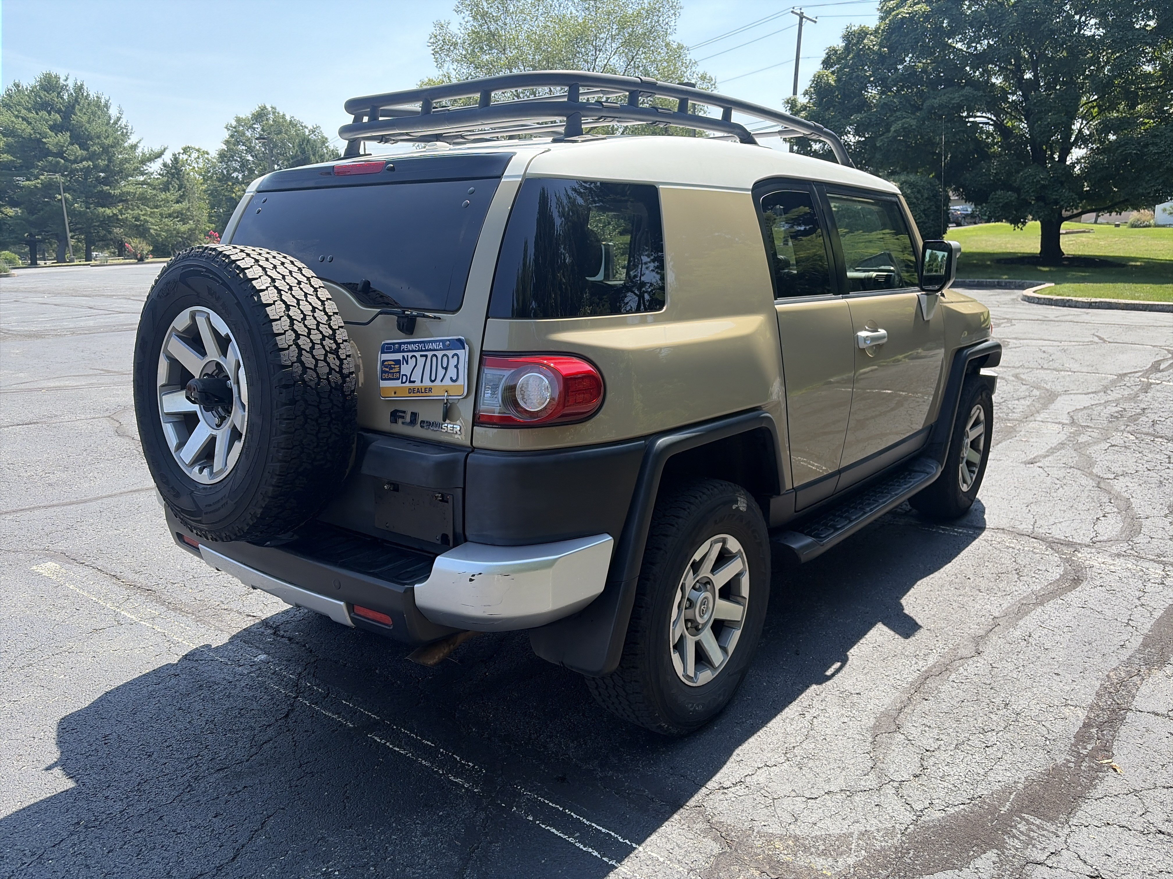 Used 2014 Toyota FJ Cruiser 4WD w/ Upgrade Package image 5