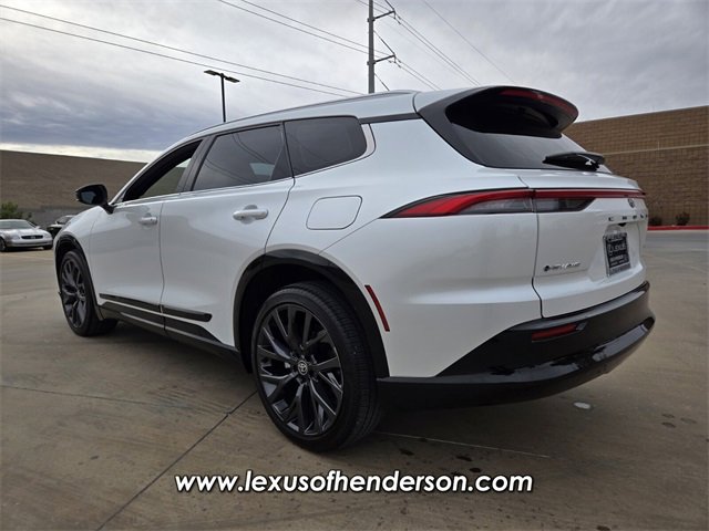 Used 2025 Toyota Crown Signia image 4