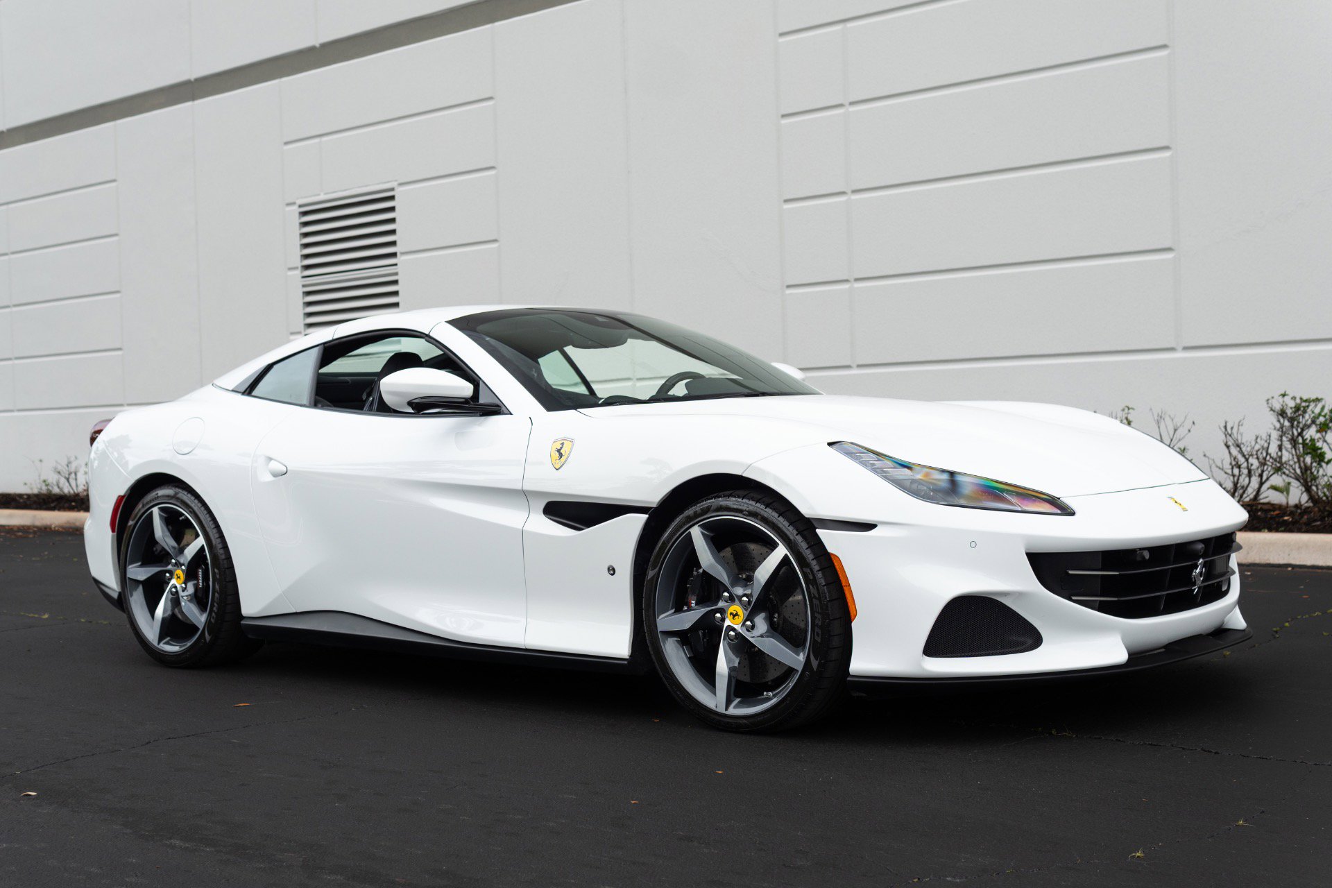 Used 2023 Ferrari Portofino M RWD image 4