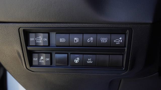 Used 2025 Toyota Tundra Platinum image 23