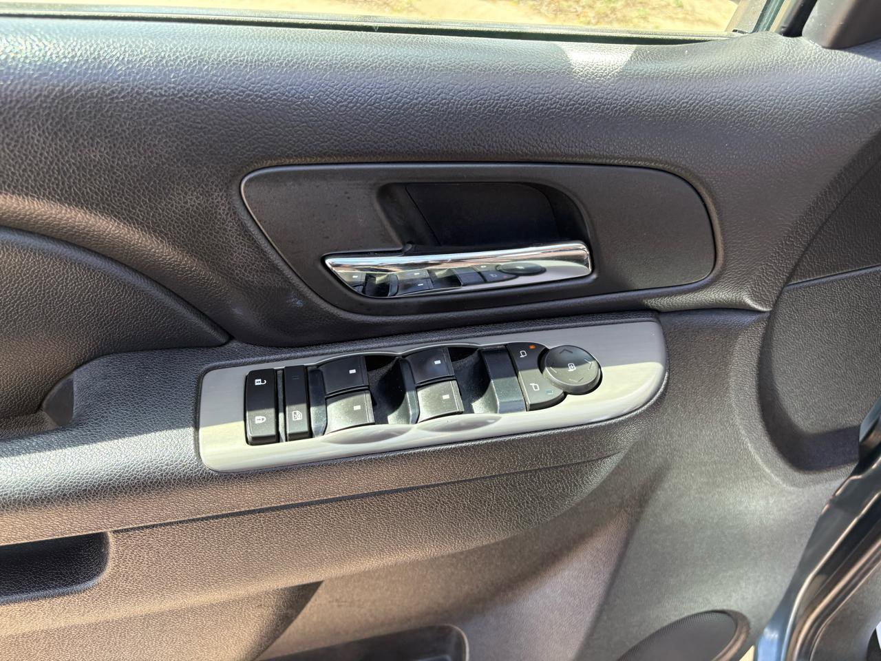Used 2010 Chevrolet Tahoe LS RWD image 26