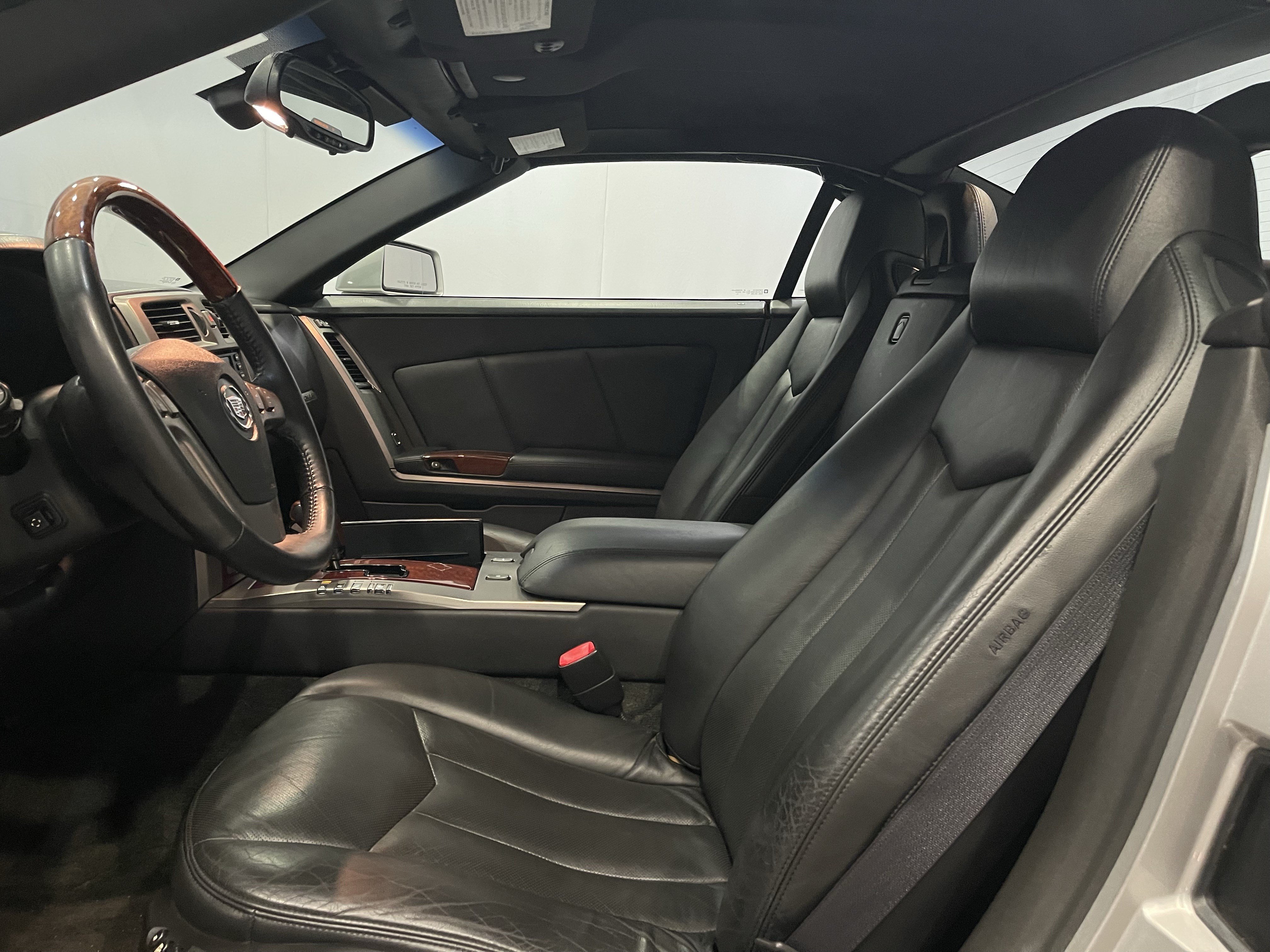 Used 2006 Cadillac XLR RWD image 14