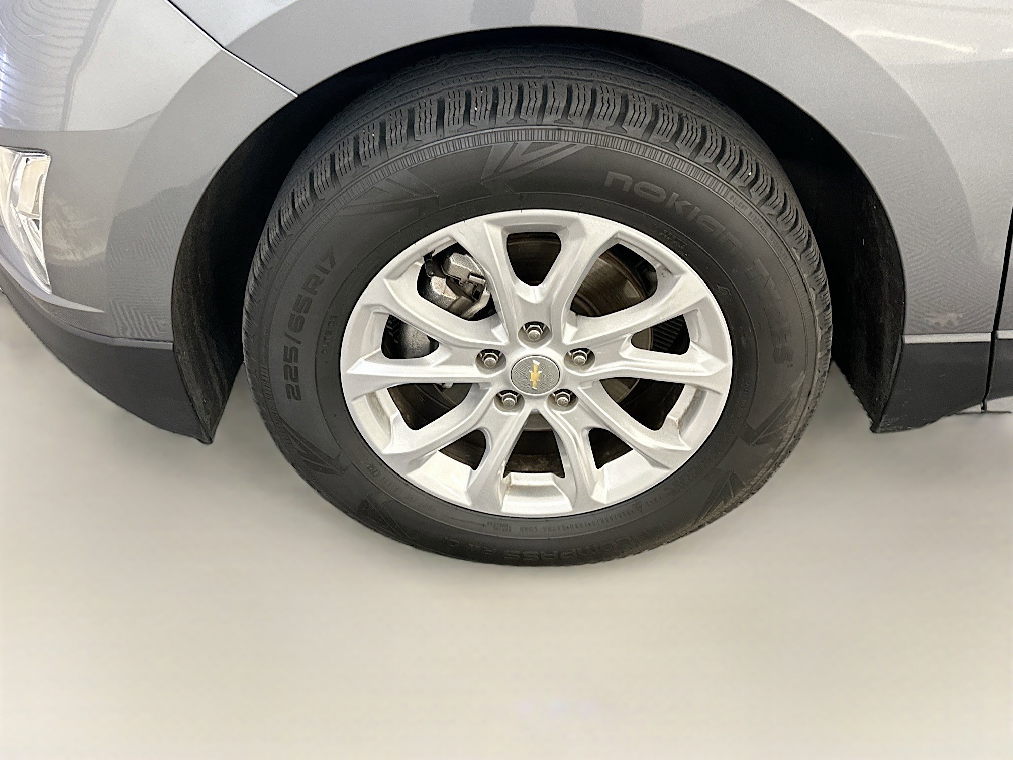 Used 2018 Chevrolet Equinox LT w/ Sun & Infotainment Package image 11