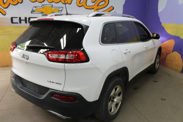 Used 2017 Jeep Cherokee Limited w/ Luxury Group AWD/4WD image 8