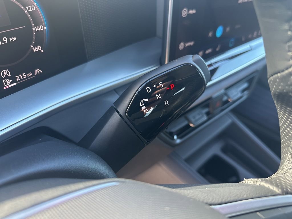 New 2025 Volkswagen Tiguan SE R-Line image 24