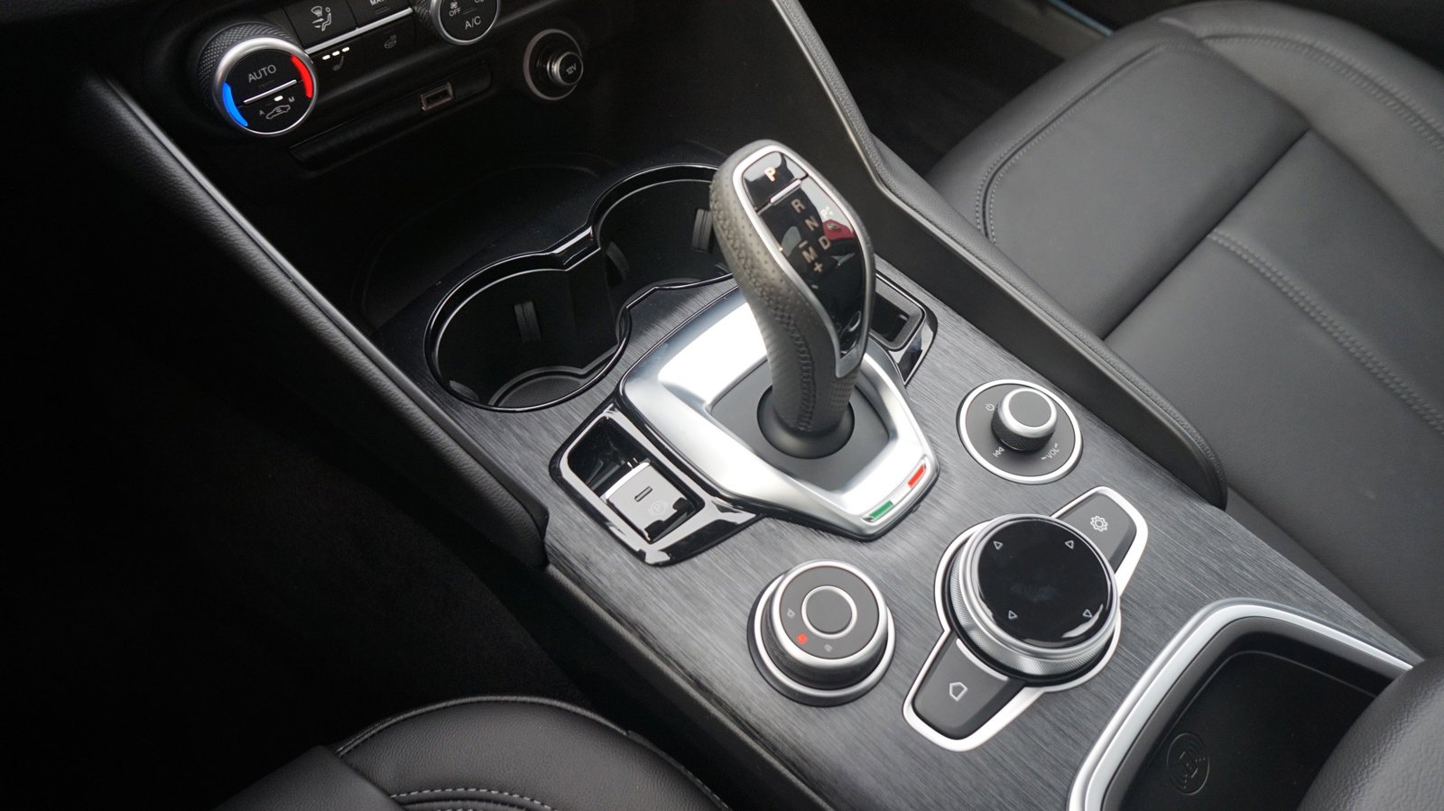 New 2024 Alfa Romeo Giulia Sprint image 22