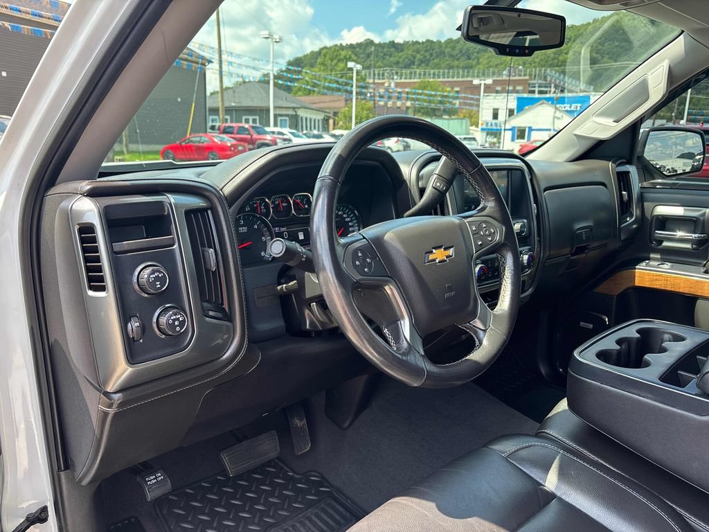 Used 2018 Chevrolet Silverado 1500 LTZ w/ Sport Package AWD/4WD image 11