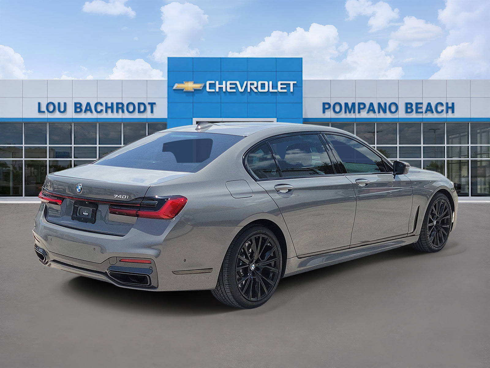 Used 2022 BMW 740i w/ M Sport Package RWD image 3