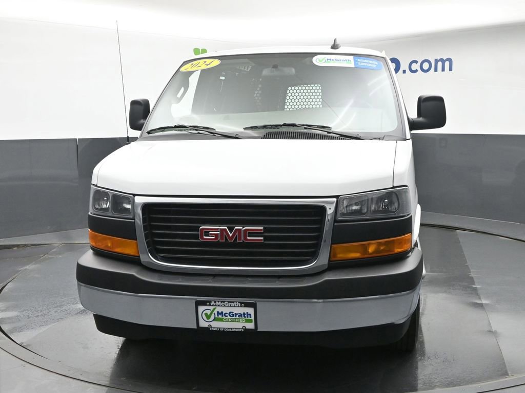 Used 2024 GMC Savana 2500 w/ Driver Convenience Package image 5