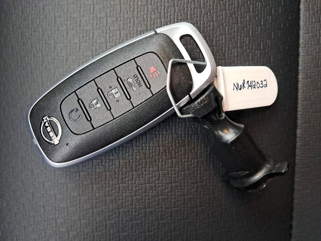 New 2026 Nissan Rogue SV image 30