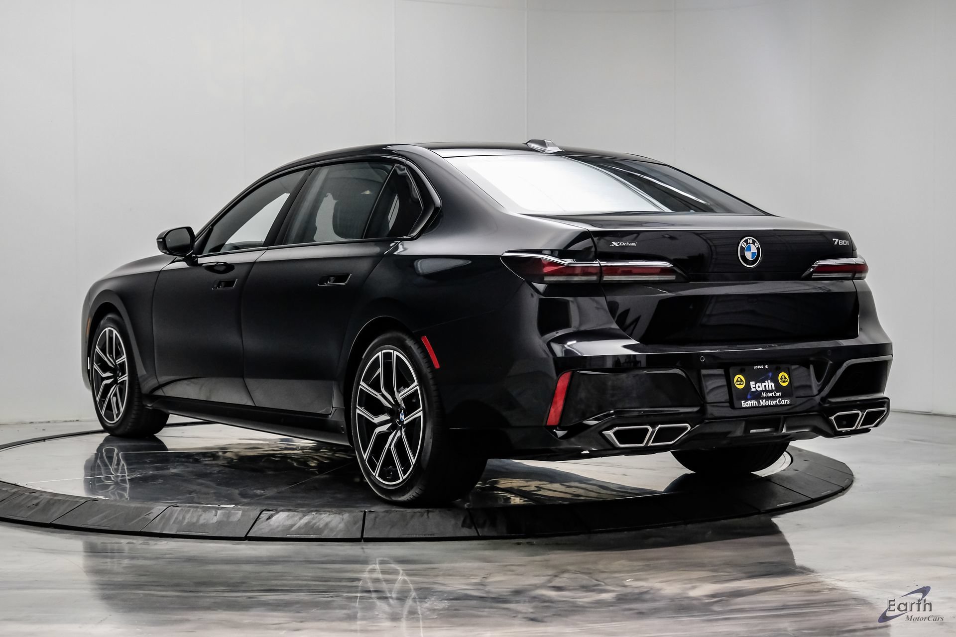 Used 2026 BMW 760i xDrive w/ Executive Package AWD/4WD image 11