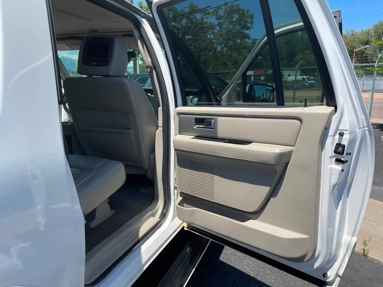 Used 2013 Ford Expedition EL Limited AWD/4WD image 16