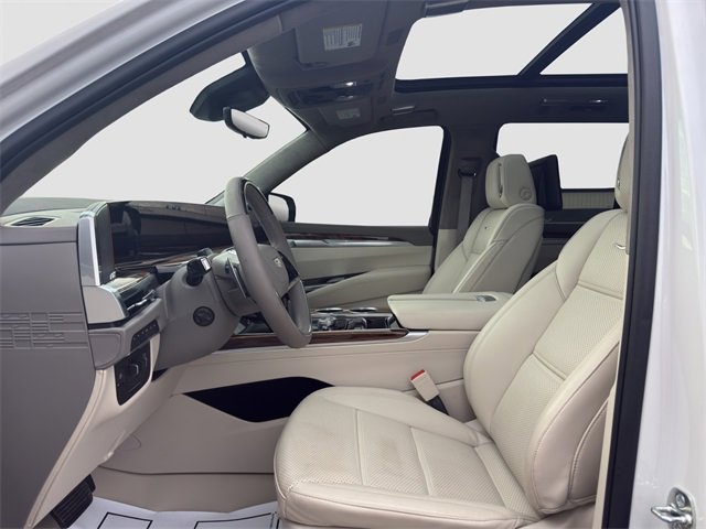 Used 2025 Cadillac Escalade Sport Platinum w/ LPO, ONYX Package image 9