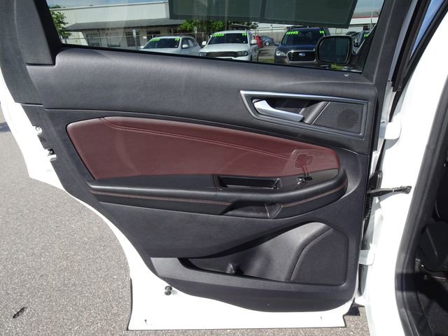 Used 2020 Ford Edge Titanium w/ Equipment Group 301A AWD/4WD image 15