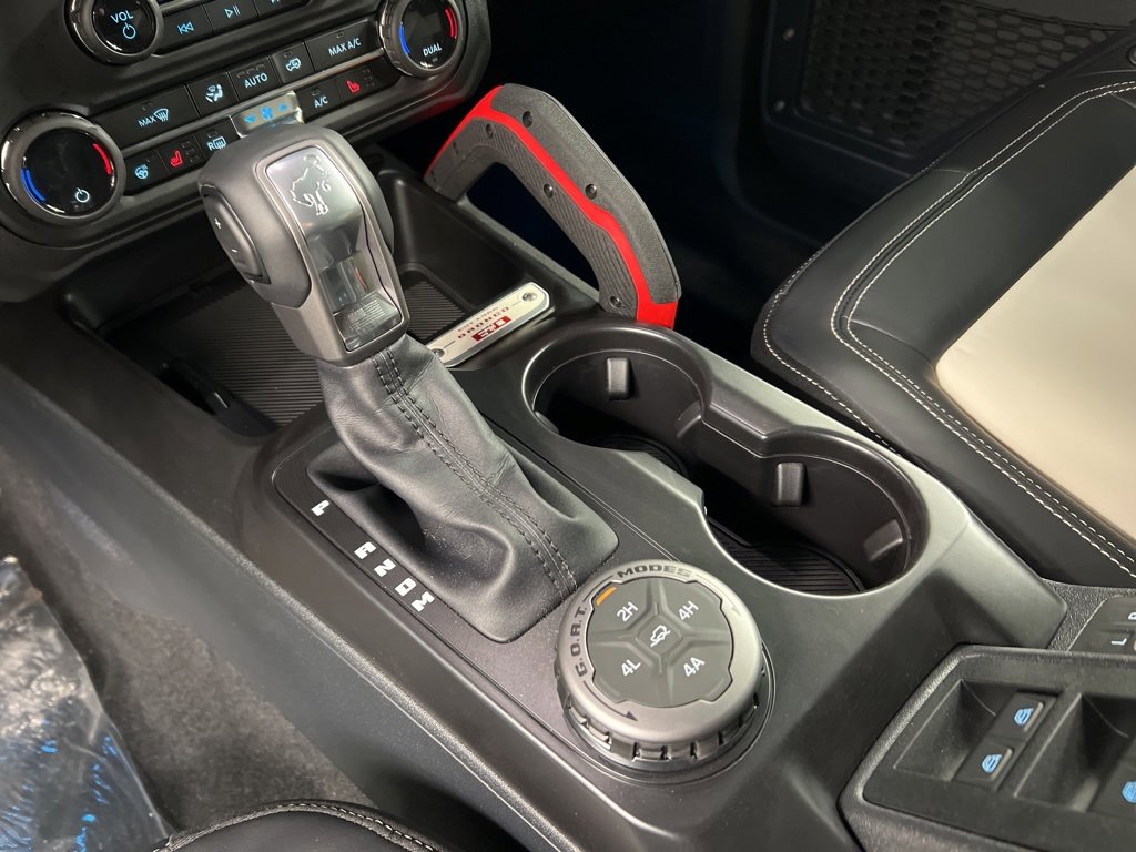 New 2026 Ford Bronco Outer Banks w/ Sasquatch Package image 17