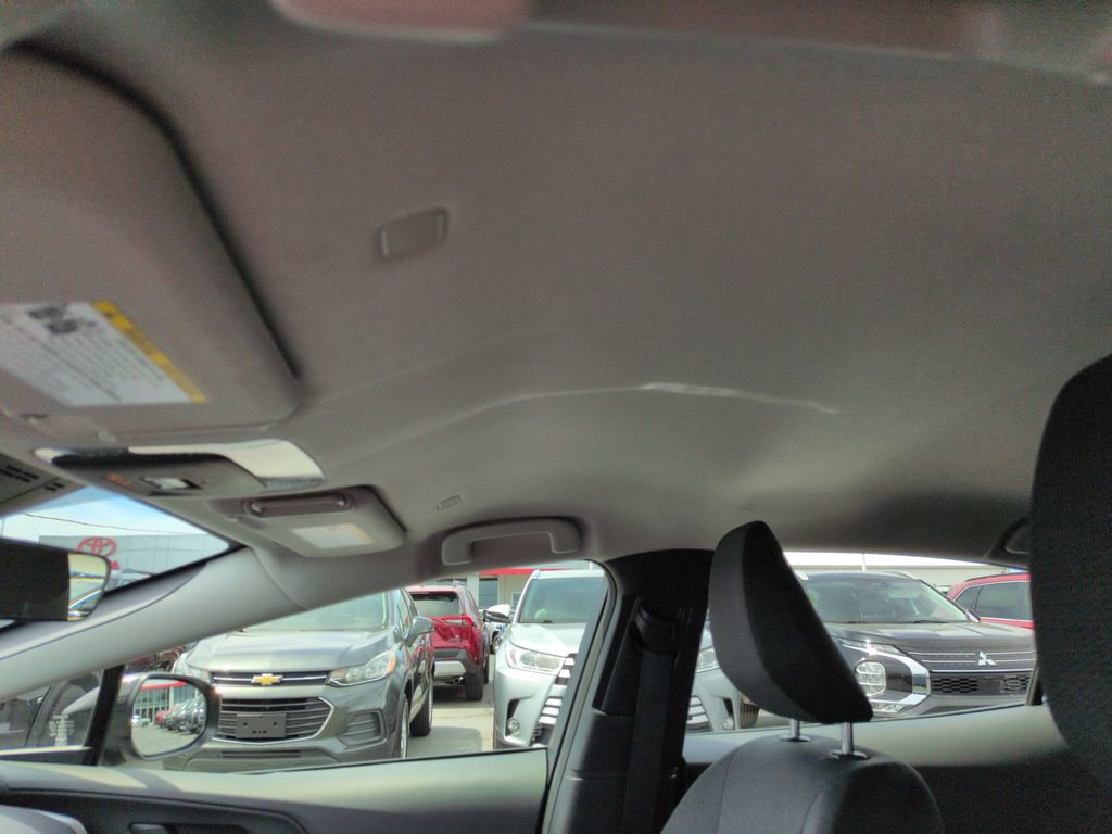 Used 2025 Toyota Prius LE FWD image 21