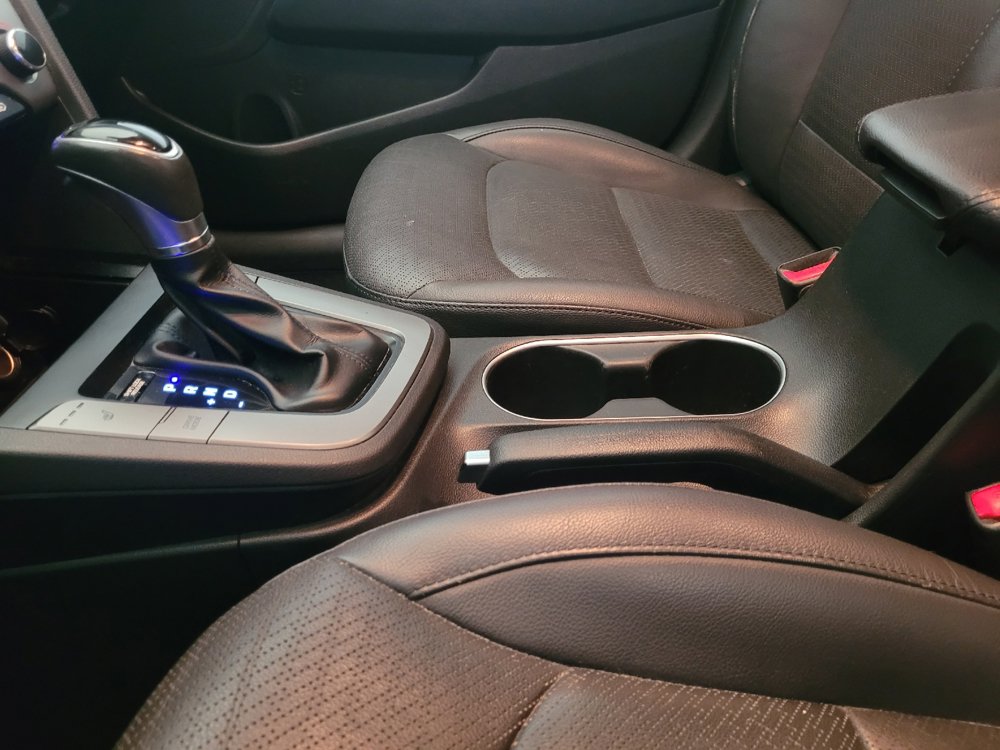 Used 2018 Hyundai Elantra Limited FWD image 26