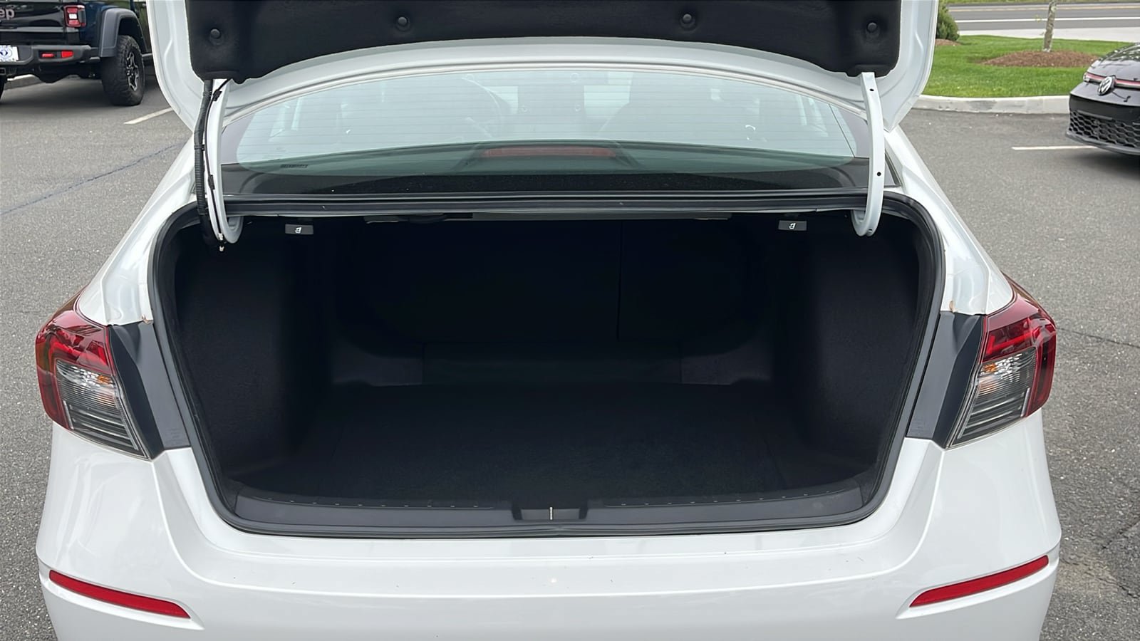 Used 2025 Honda Civic Sport image 25