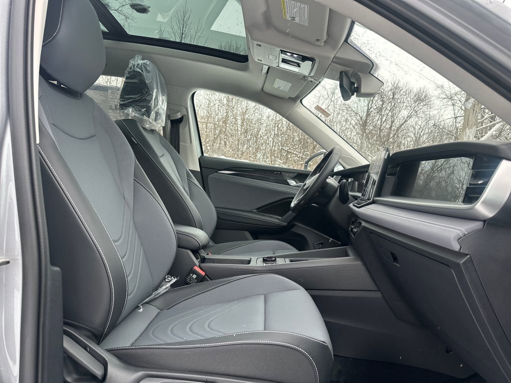 New 2026 Volkswagen Tiguan SE image 15