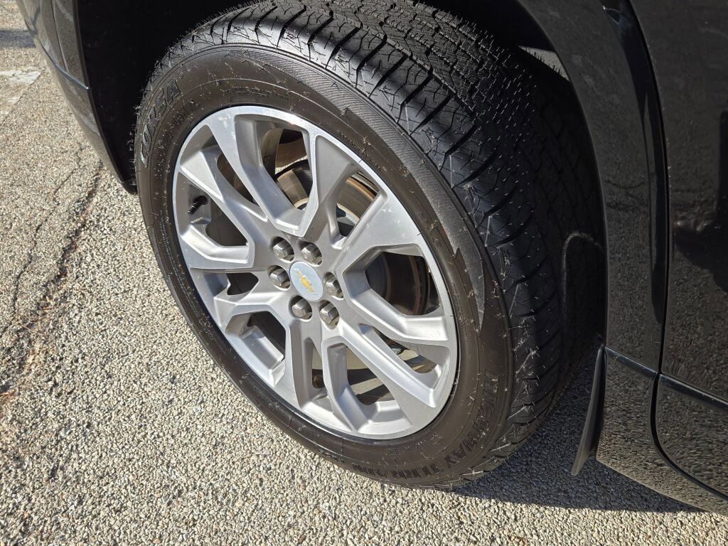Used 2020 Chevrolet Traverse Premier w/ LPO, Floor Liner Package image 13