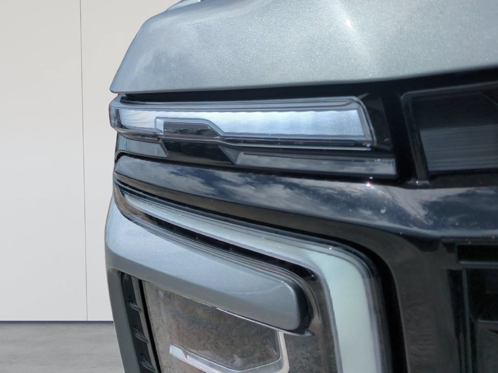 New 2026 Chevrolet Suburban Z71 w/ Z71 Off-Road Package AWD/4WD image 10