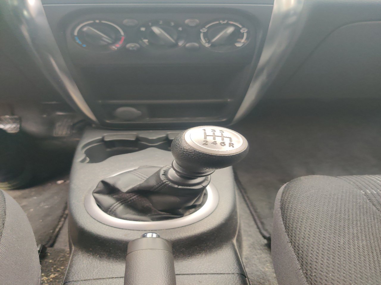 Used 2011 Suzuki SX4 AWD Hatchback image 10