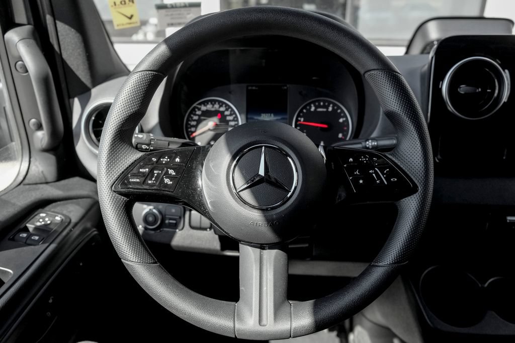 Used 2025 Mercedes-Benz Sprinter 3500 image 16
