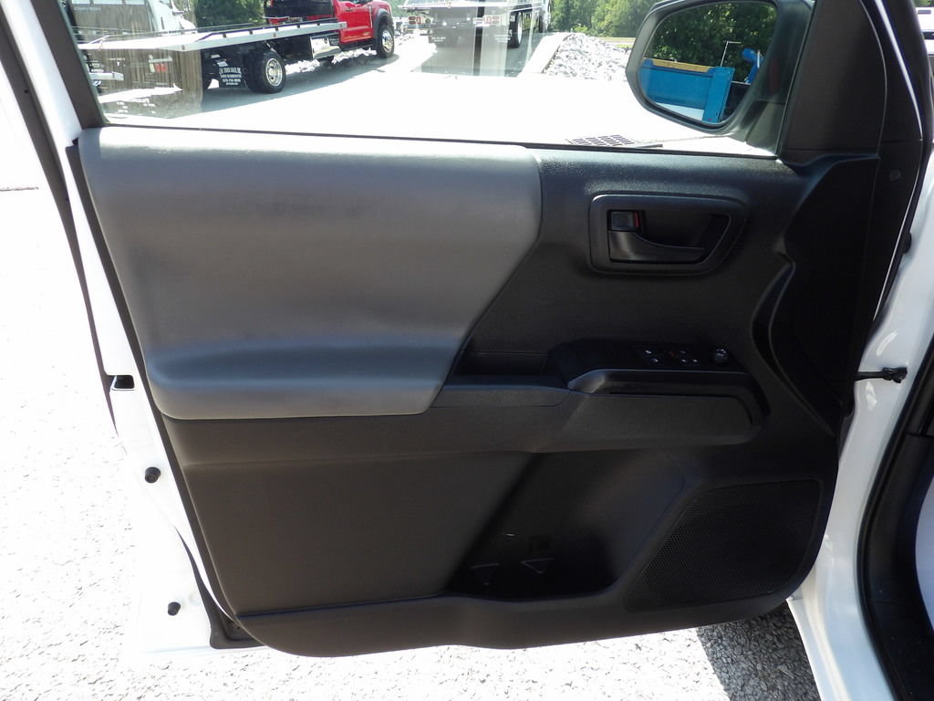 Used 2023 Toyota Tacoma SR RWD image 14