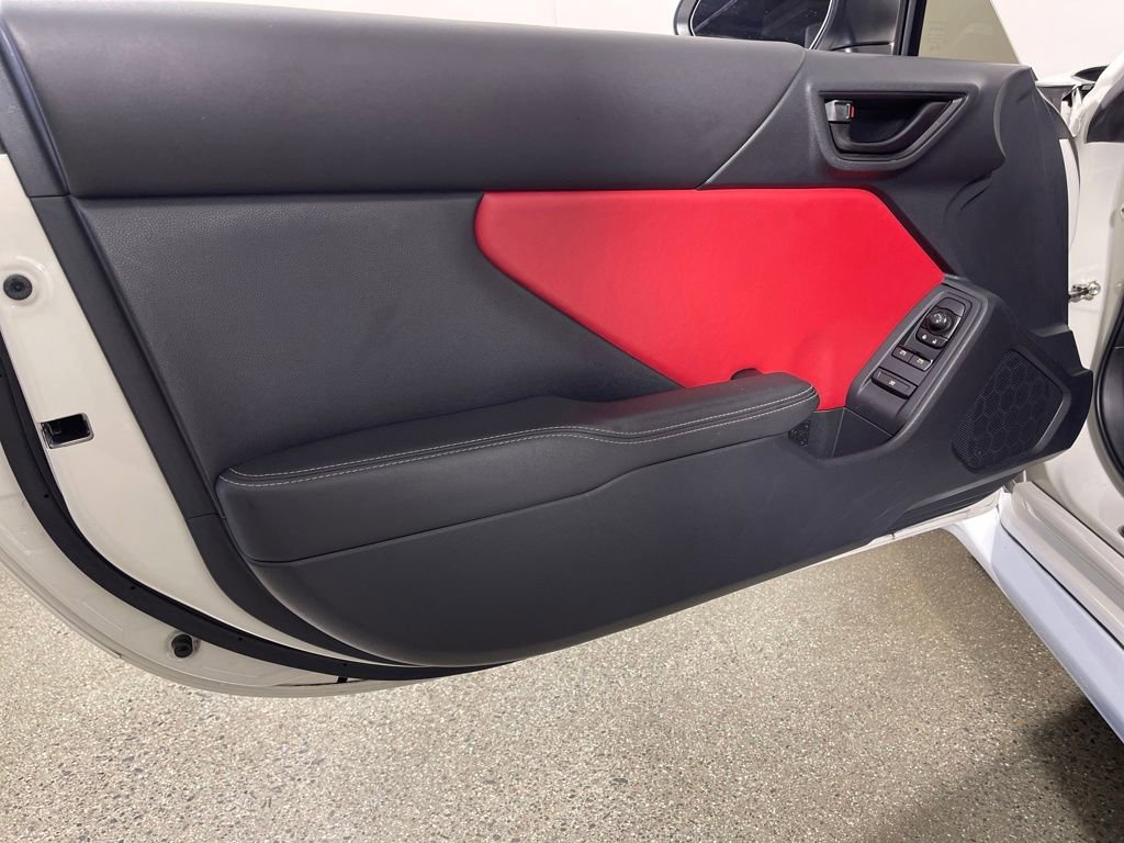 Certified 2022 Toyota GR86 w/ ALL Weather Mat Package (TMS) image 17