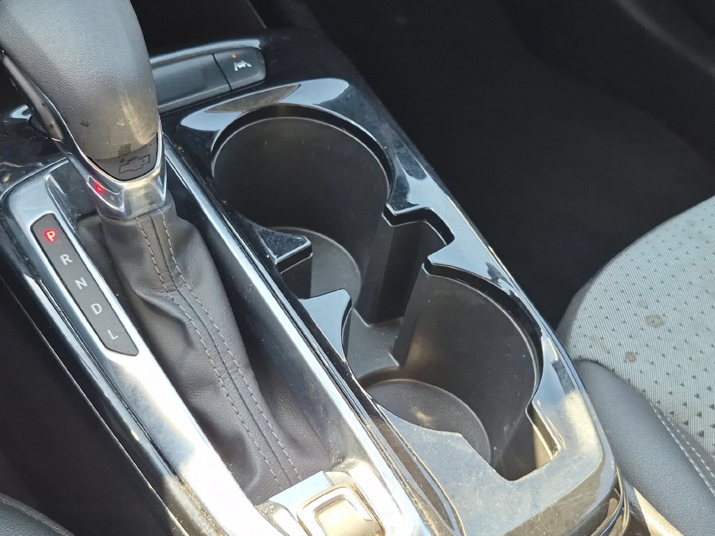 Used 2025 Chevrolet Trax LT FWD image 24