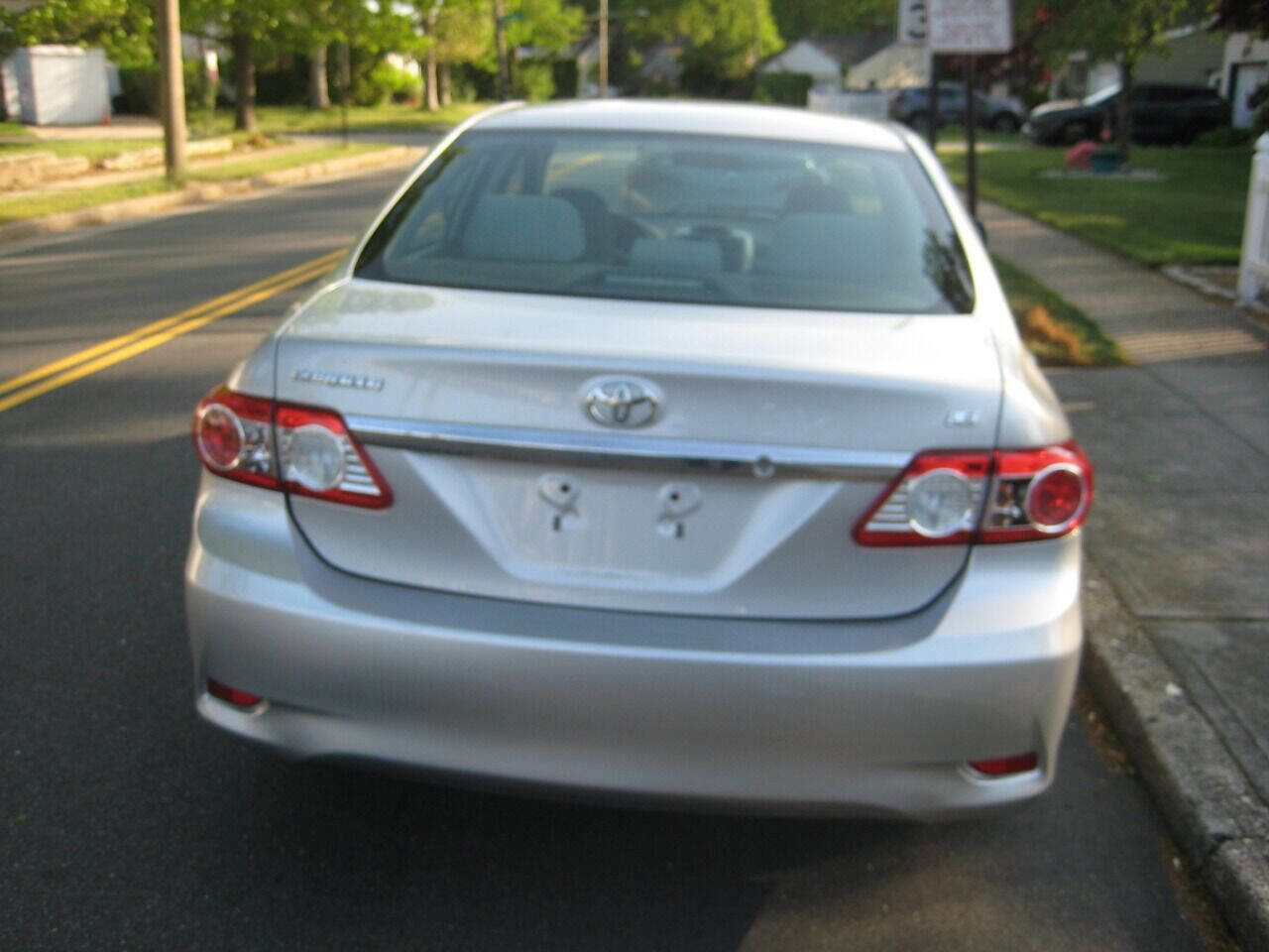 Used 2012 Toyota Corolla LE image 6