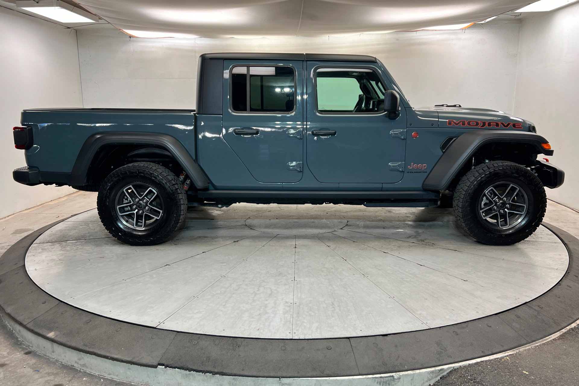 Certified 2026 Jeep Gladiator Mojave AWD/4WD image 6