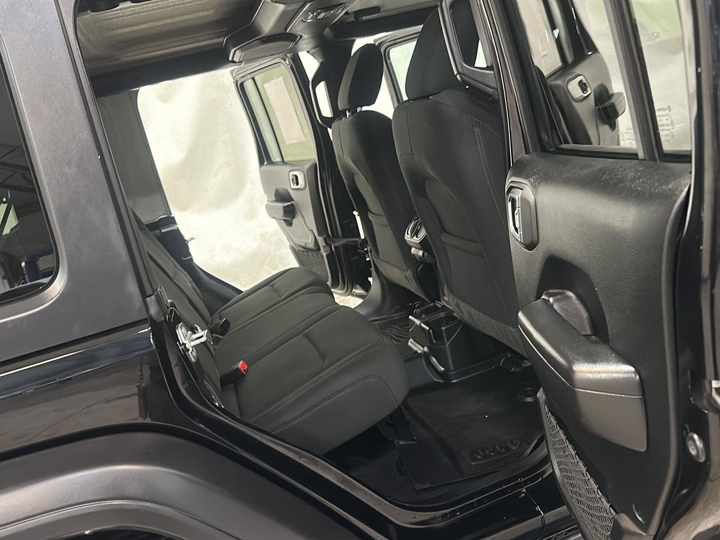 Used 2021 Jeep Wrangler Unlimited Willys image 31
