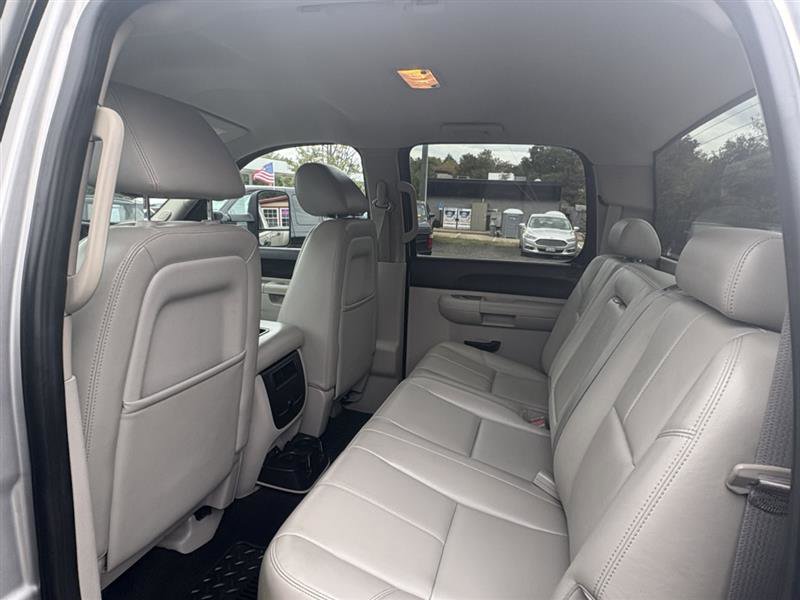Used 2011 Chevrolet Silverado 3500 LT w/ Snow Plow Prep Package image 13