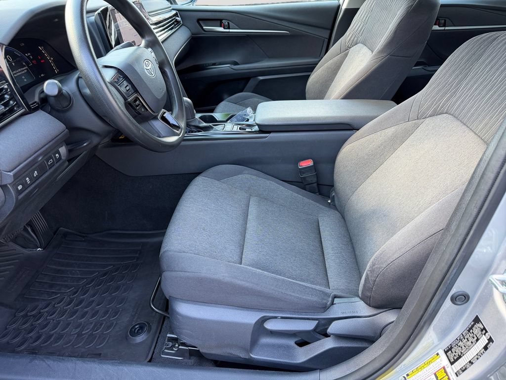 Used 2025 Toyota Camry LE FWD image 24