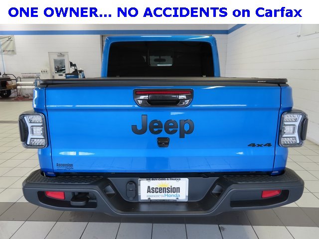 Used 2025 Jeep Gladiator Sport image 12