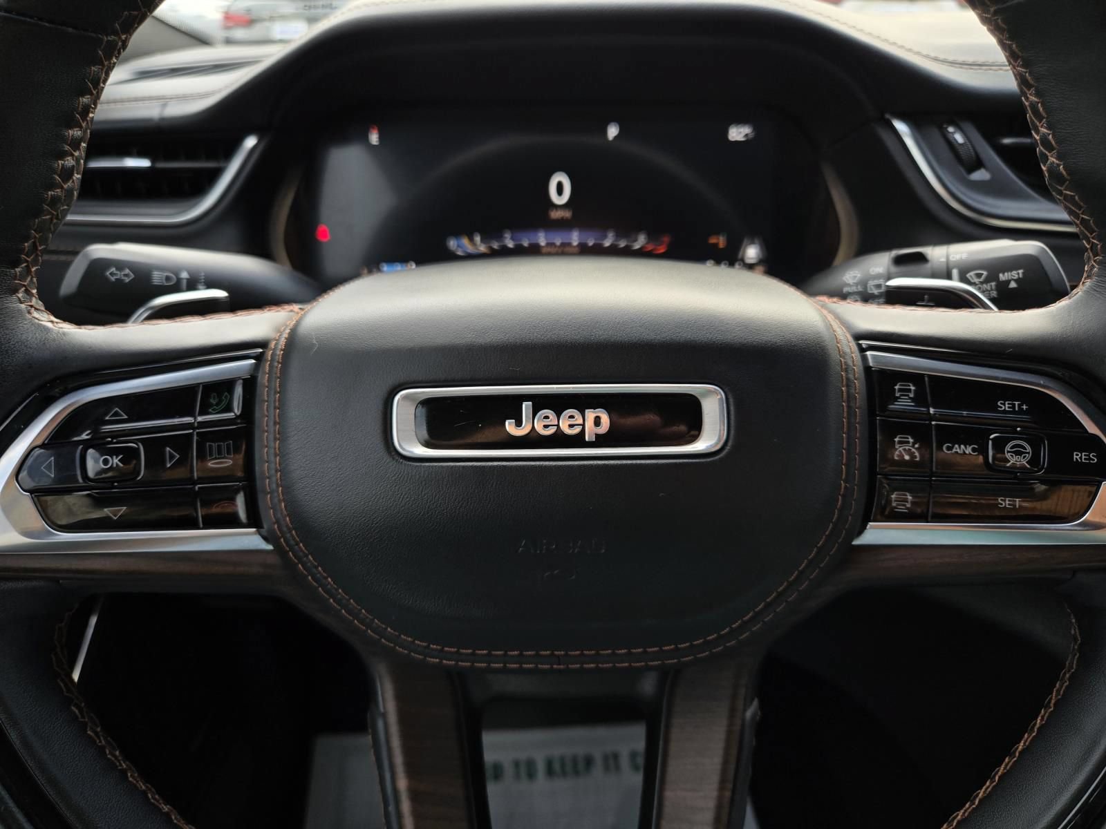 Used 2022 Jeep Grand Cherokee Summit w/ Luxury Tech Group V AWD/4WD image 29