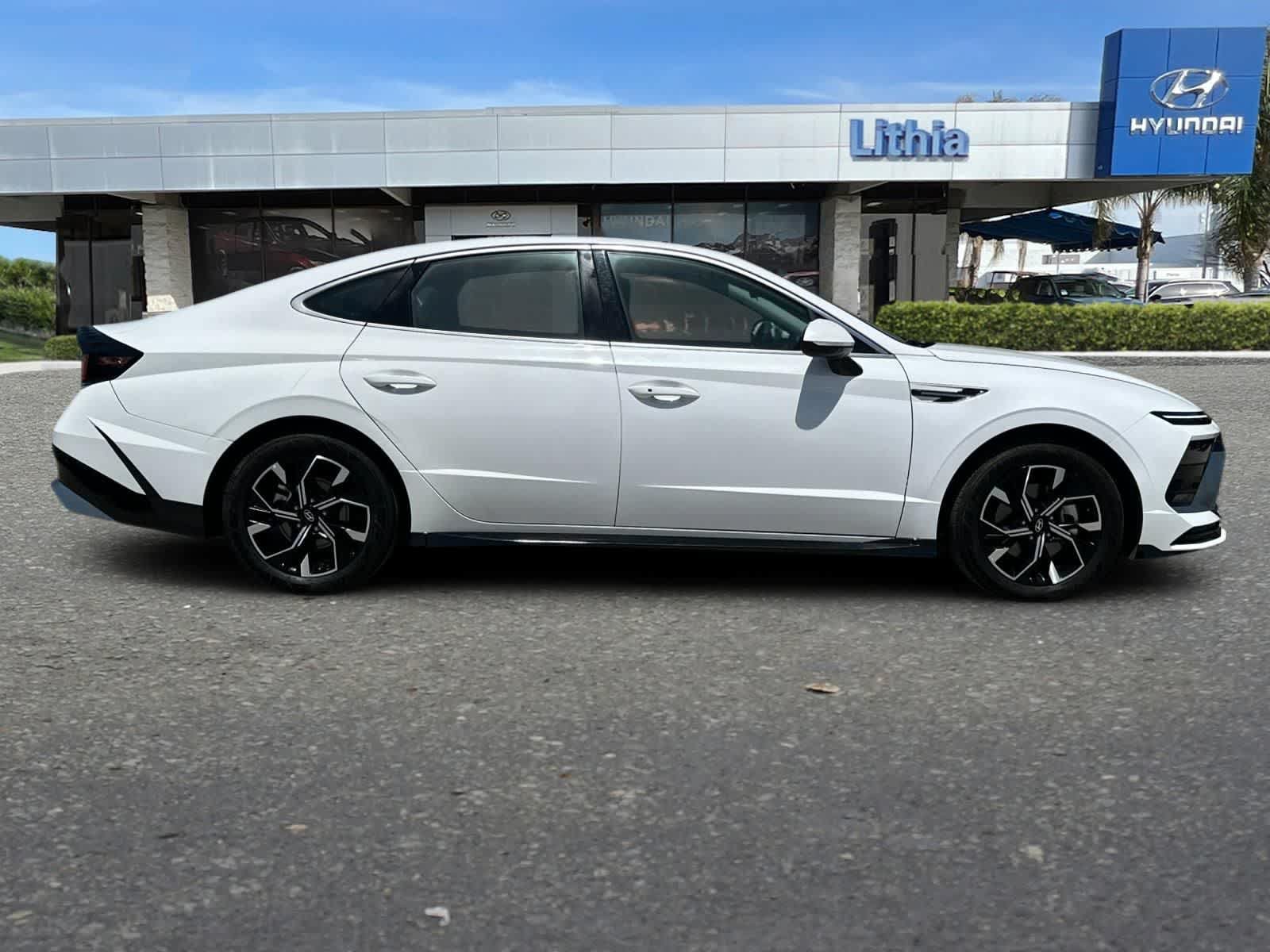 Used 2025 Hyundai Sonata SEL FWD image 9
