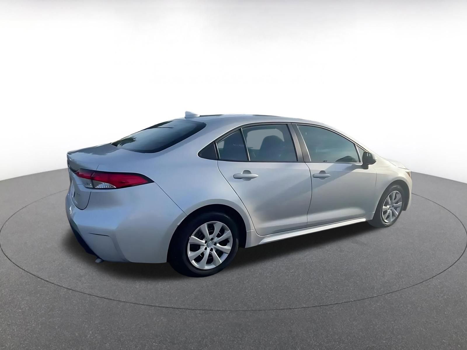 Used 2025 Toyota Corolla LE image 15