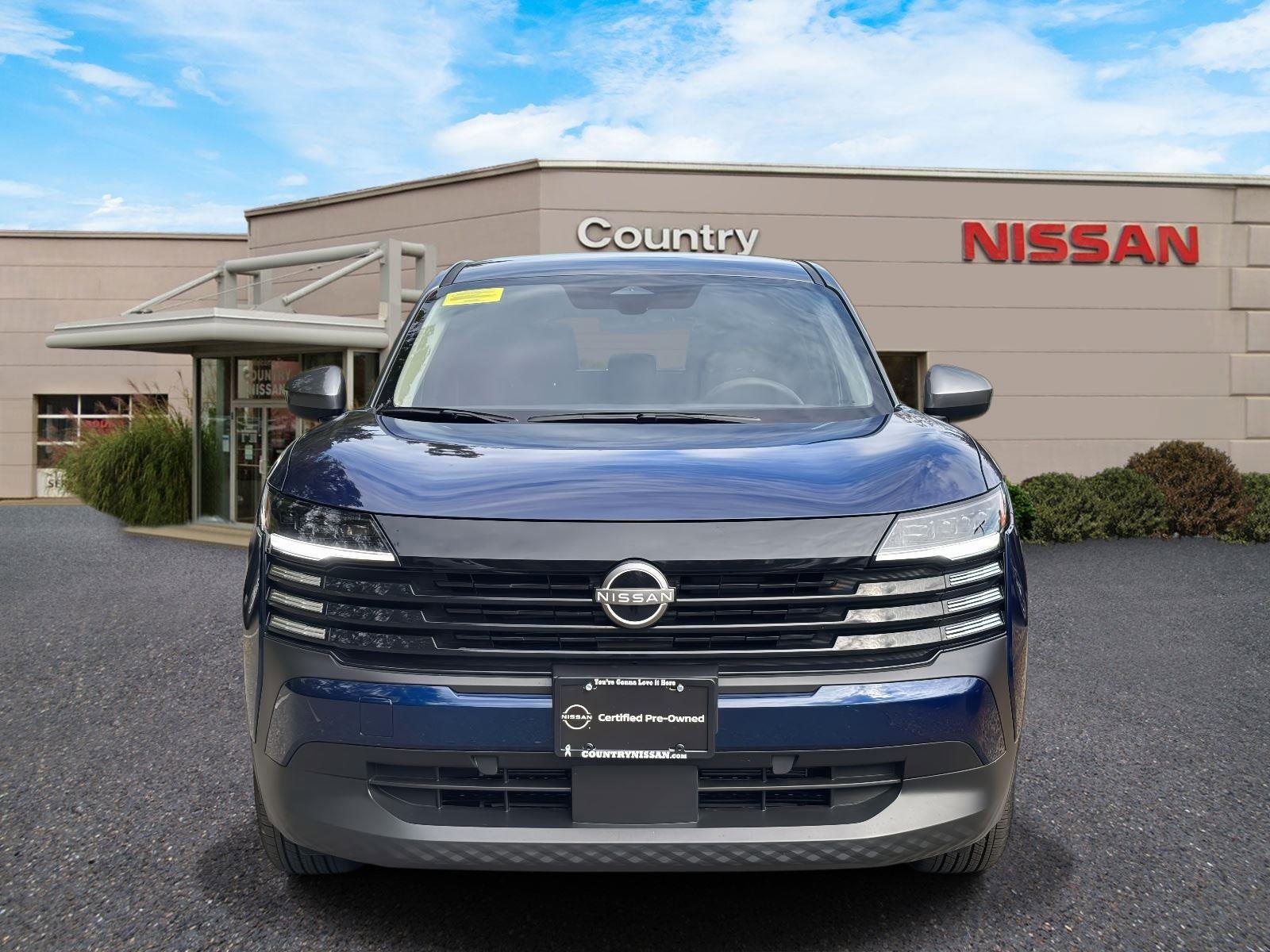 Used 2025 Nissan Kicks SV image 2