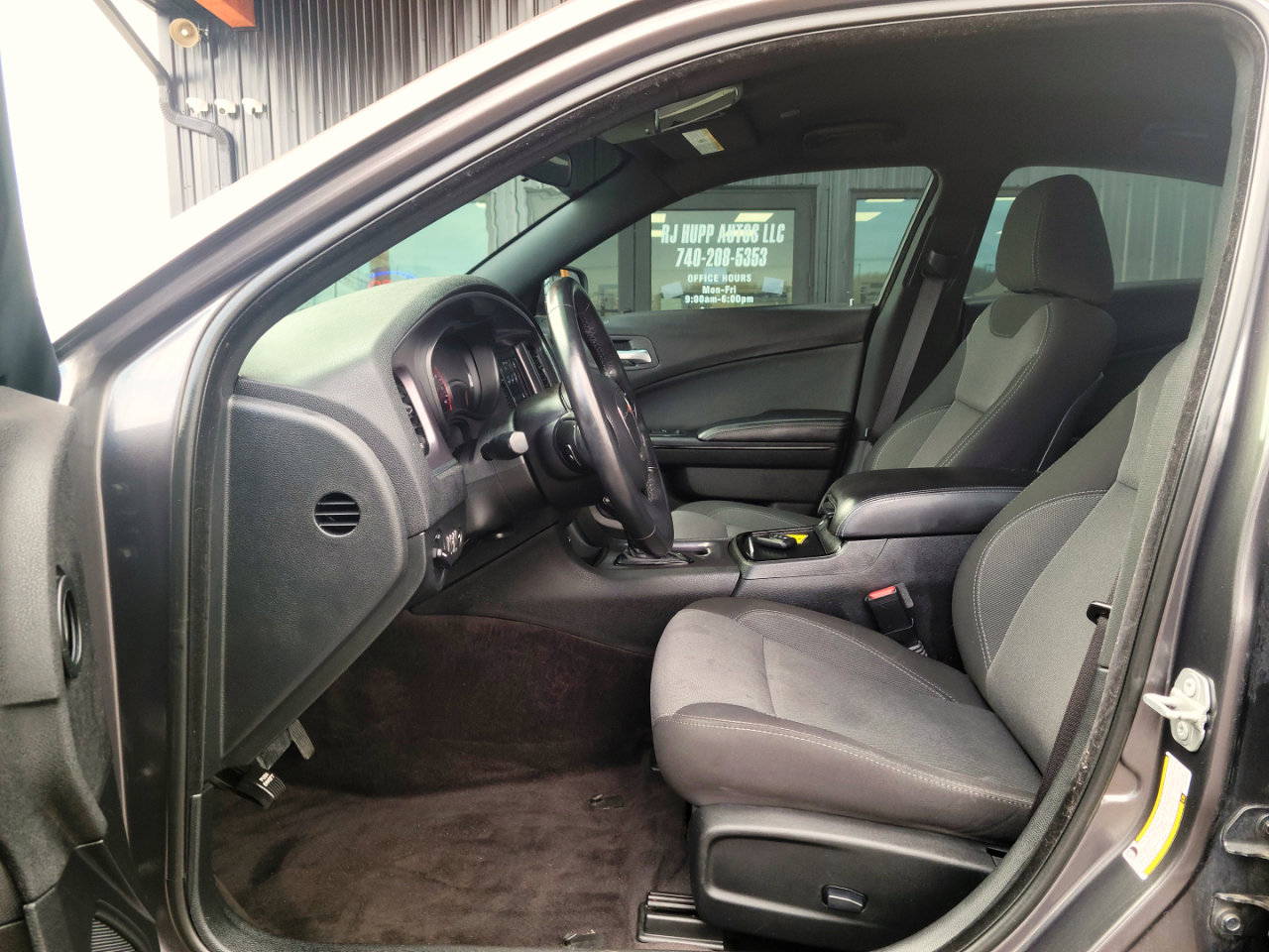 Used 2018 Dodge Charger SXT w/ Blacktop Package image 17