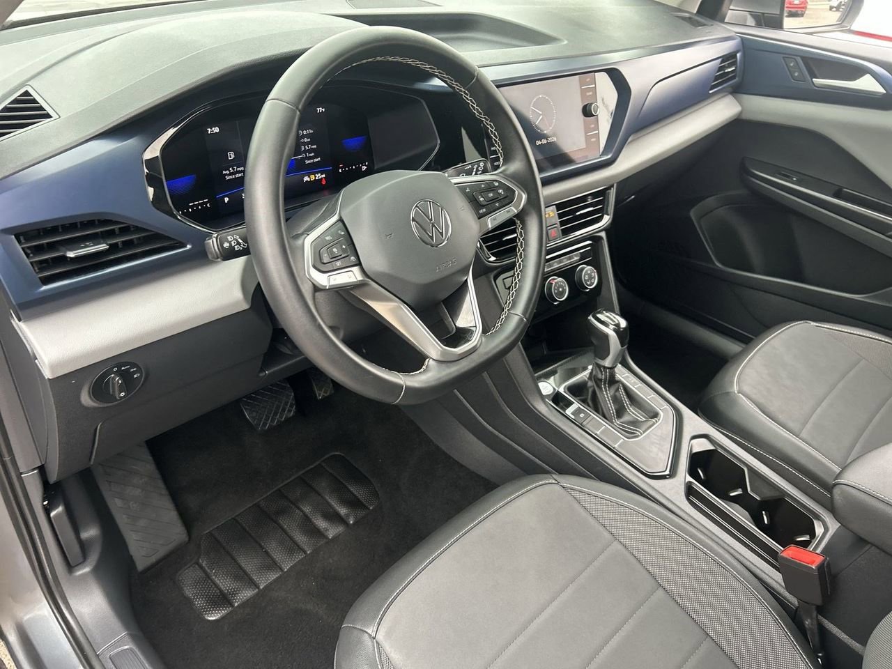 Used 2023 Volkswagen Taos SE image 14